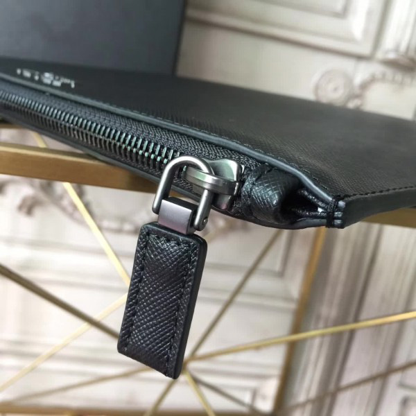 Pra*a leather clutch bag 4194 28cm x 1.5cm x 18cm