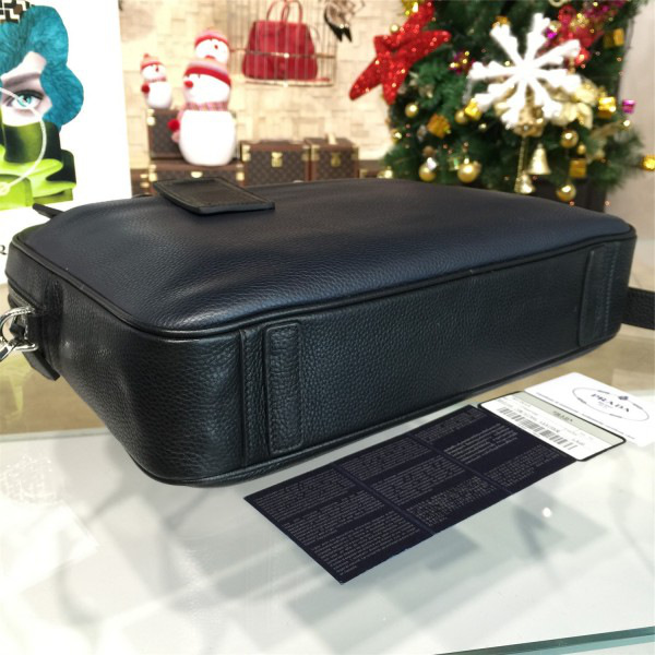 Pra*a leather briefcase 4199 38cm x 7.5cm x 28cm