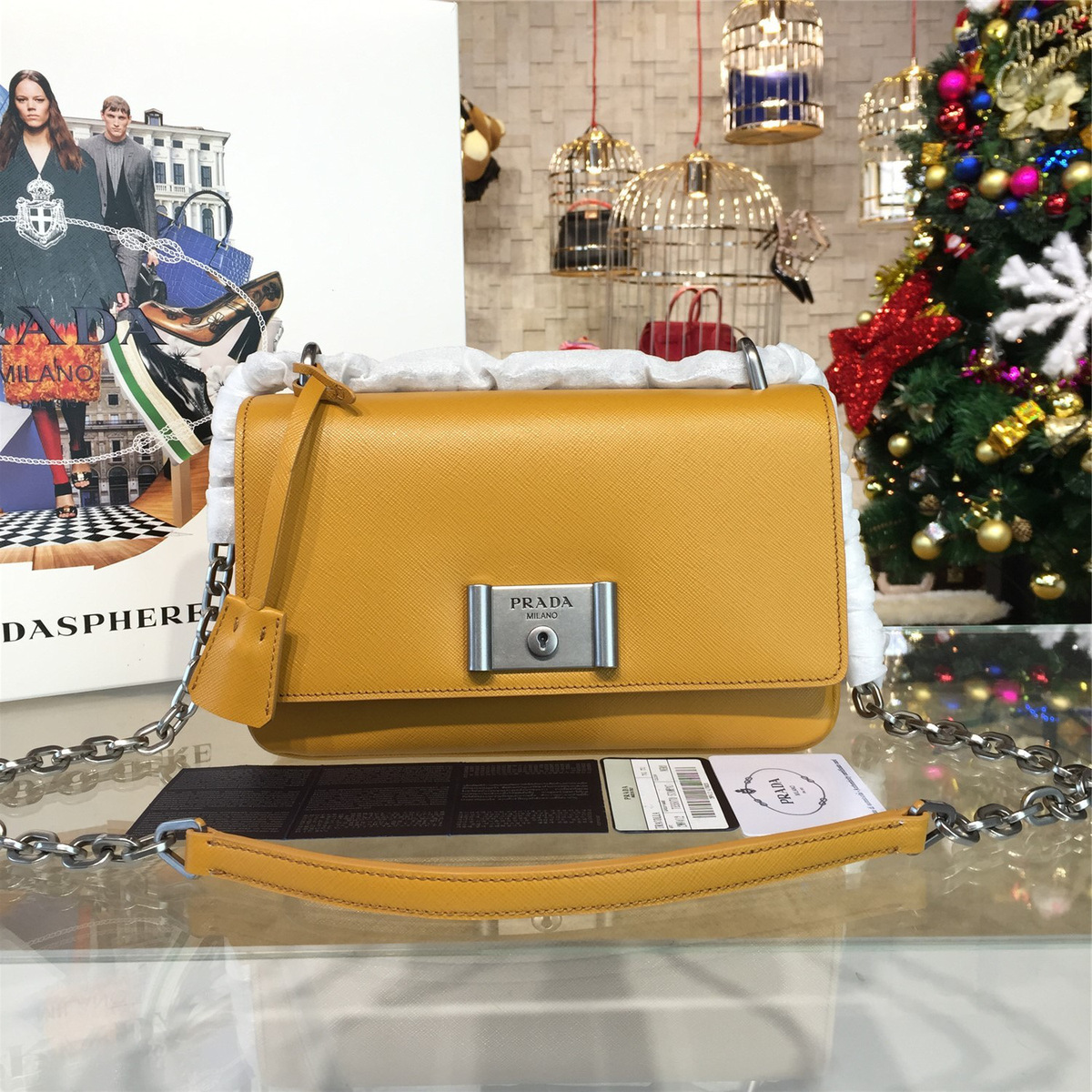 Pra*a metal closure  23.5cm x 5.5cm x 14.5cm