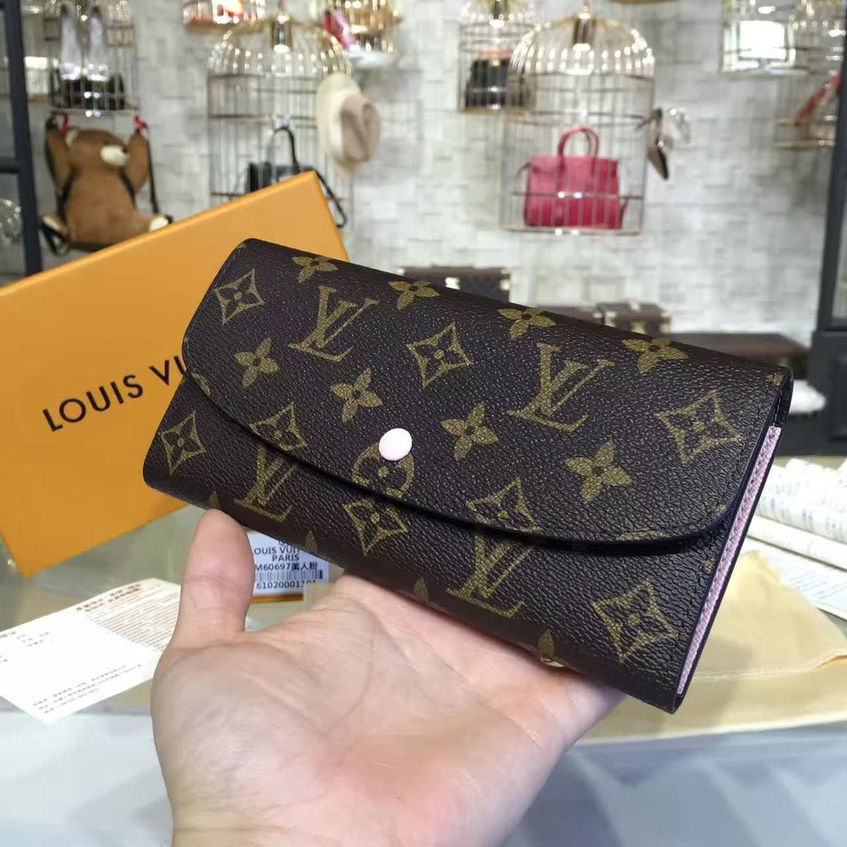 l0vis Vvtt0n emilie wallet cohotbag 3401