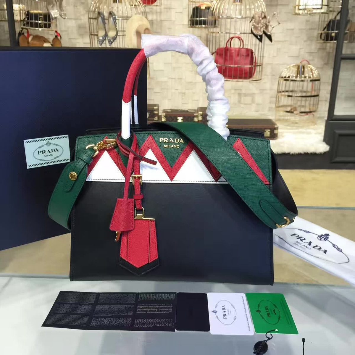 Pra*a esplanade 3865 30cm x 23cm x 15cm