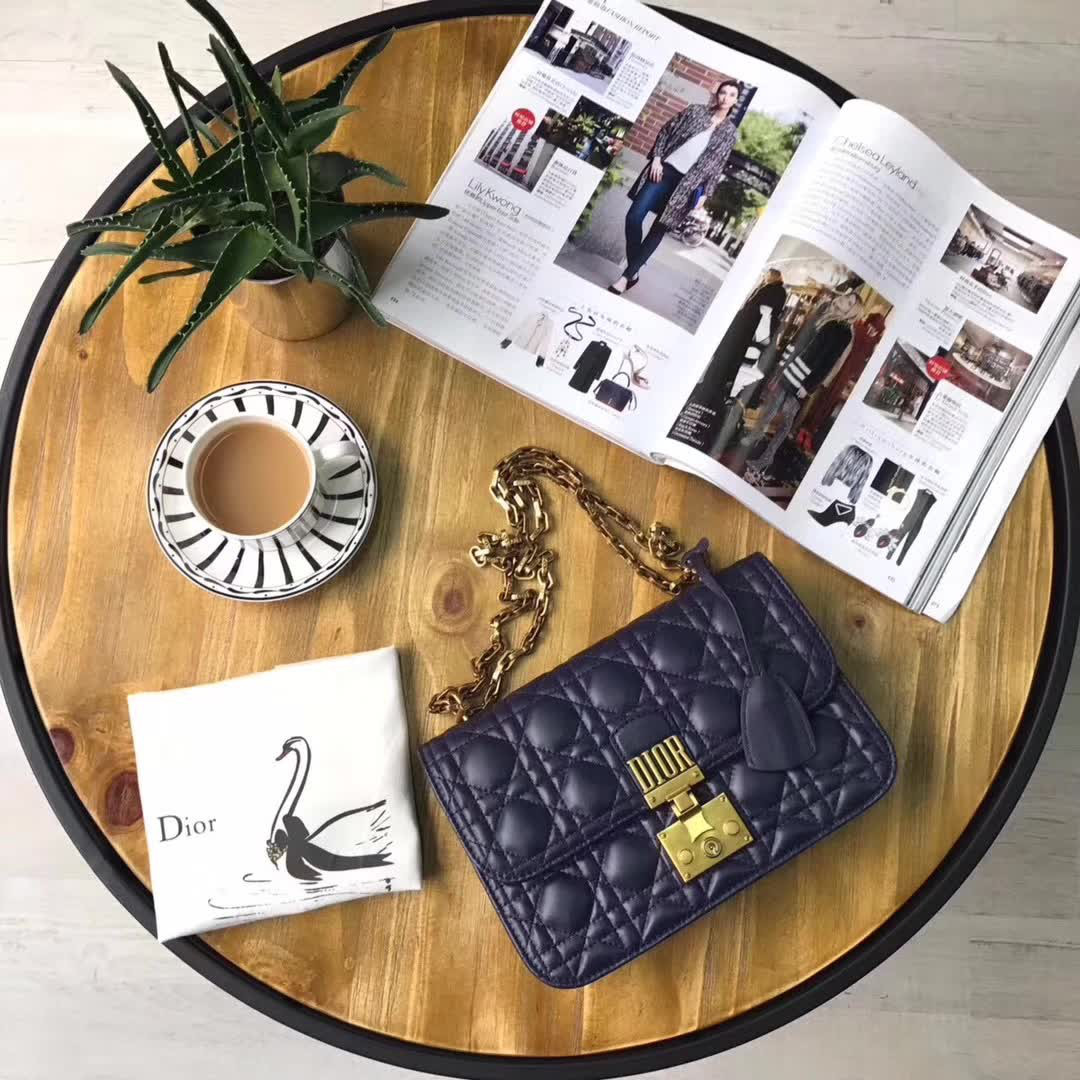 D10r addict 24cm*16cm*8cm