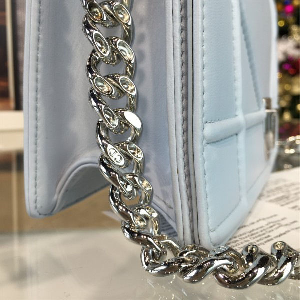 D10r ama 1742 21.5cm x 6.5cm x 13cm