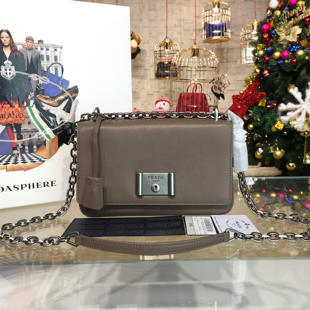 Pra*a metal closure 3908  23.5cm x 4.5cm x 15cm