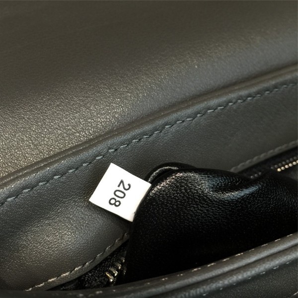 Pra*a metal closure 3924 23.5cm x 4.5cm x 15cm