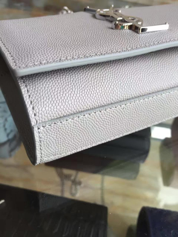 Y51 monogram kate in grain de poudre embossed leather 5020 17cm x 12.5cm x 4.5cm