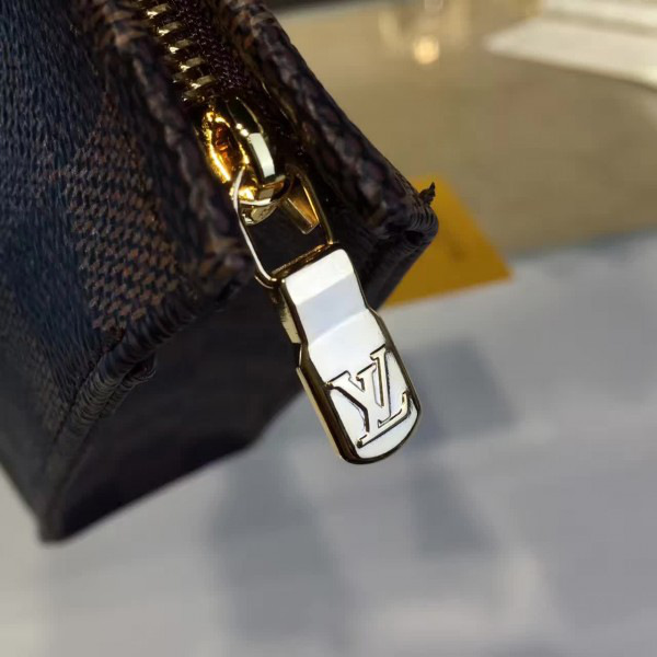 l0vis Vvtt0n toiletry cohotbag pouch 26 damier ebène canvas