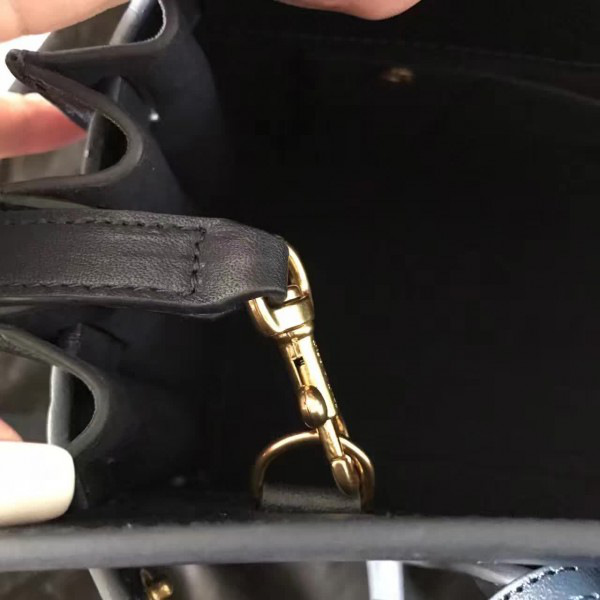 Y51 sac de jour in grained leather 4902 26cm x 21cm x 13cm