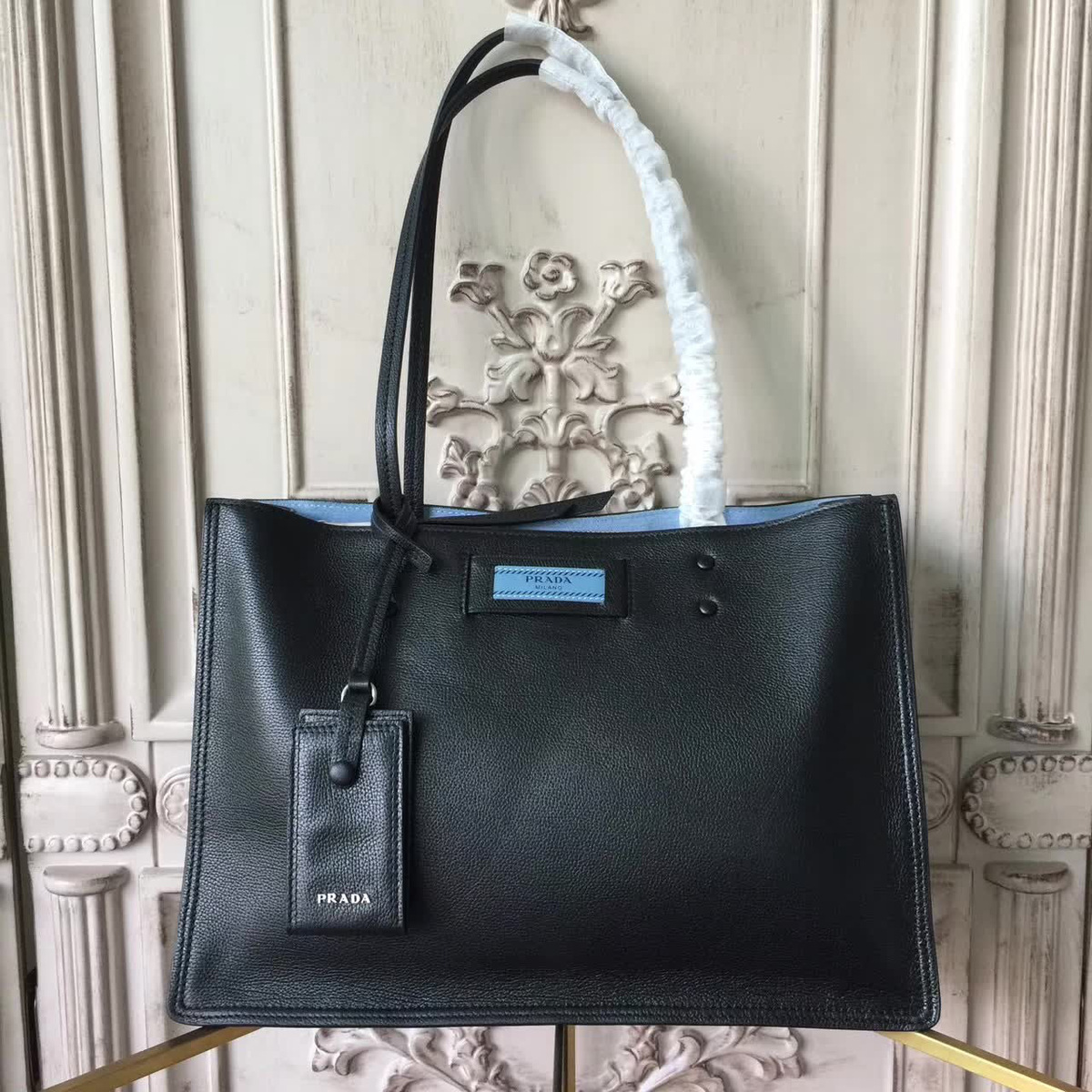 Pra*a cortex shoulder bag z4305 33.5cmx15.5cmx23cm