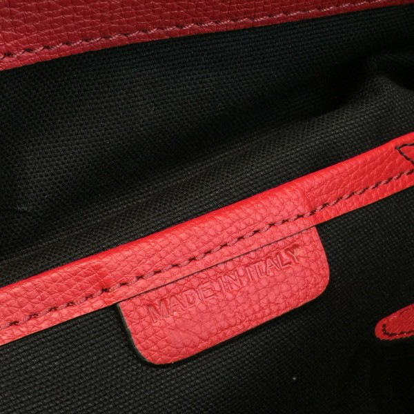 Bv*b*rry red shoulder bag 35cm x 15cm x 26cm