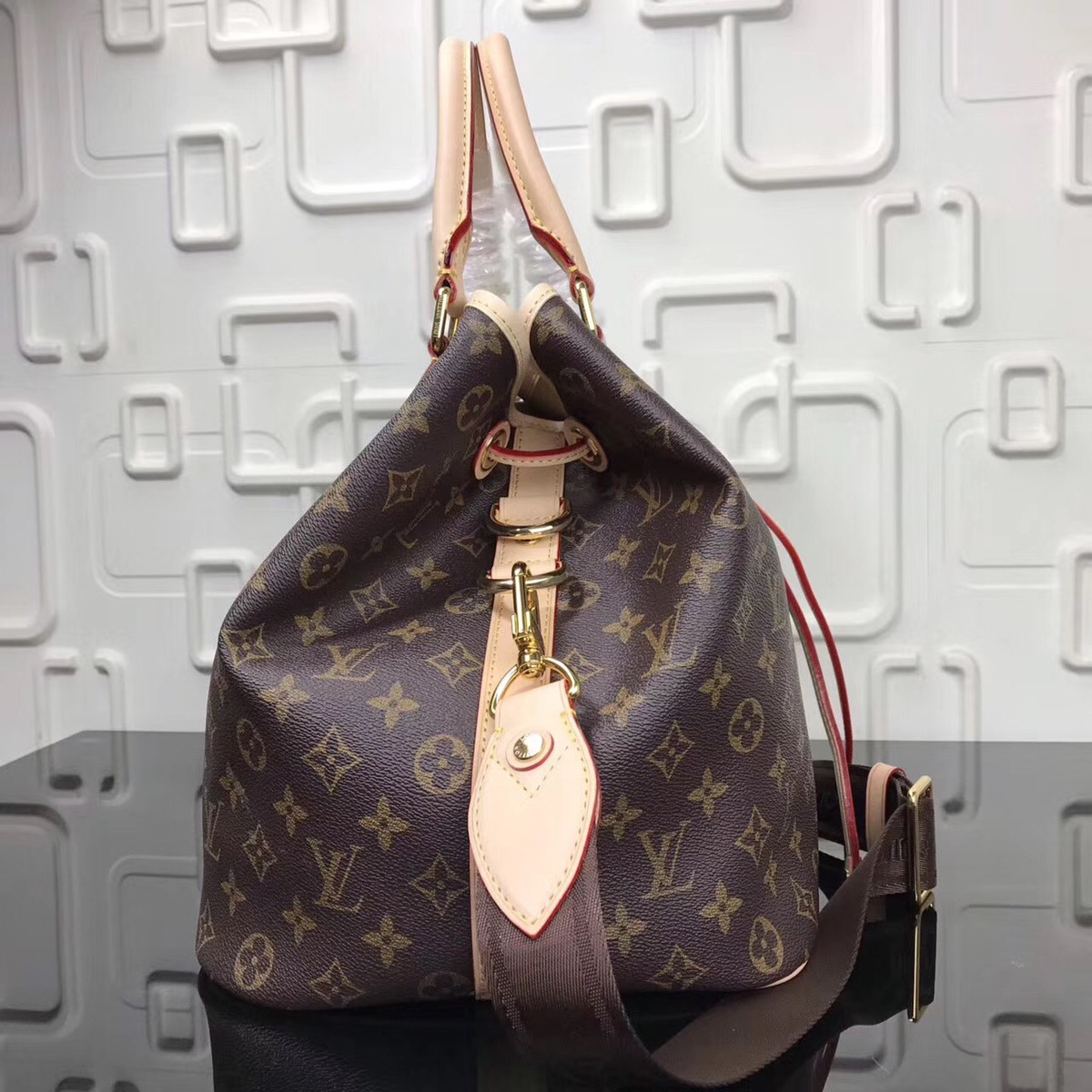 LV classic bucket bag m40372 29x30x19cm