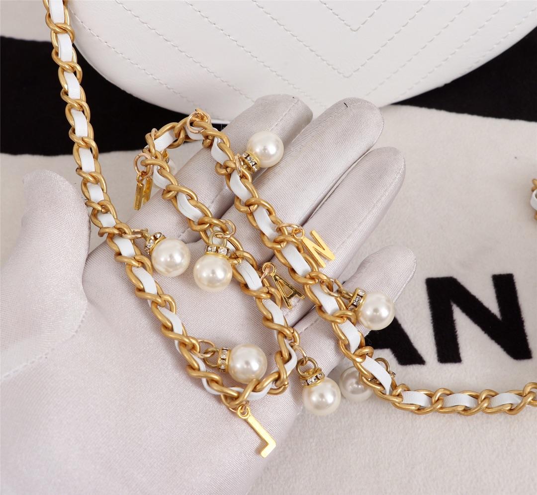 Ch**el whole cowhide white 19.5cm