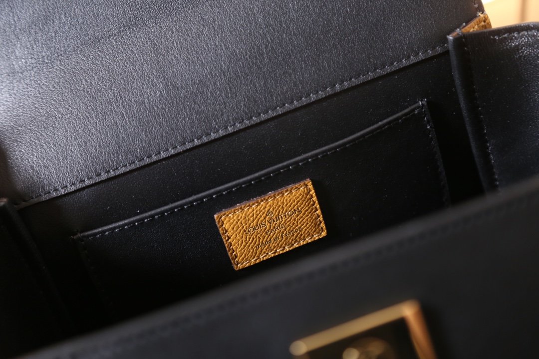 LV arch handbag yellow 22*20*3cm