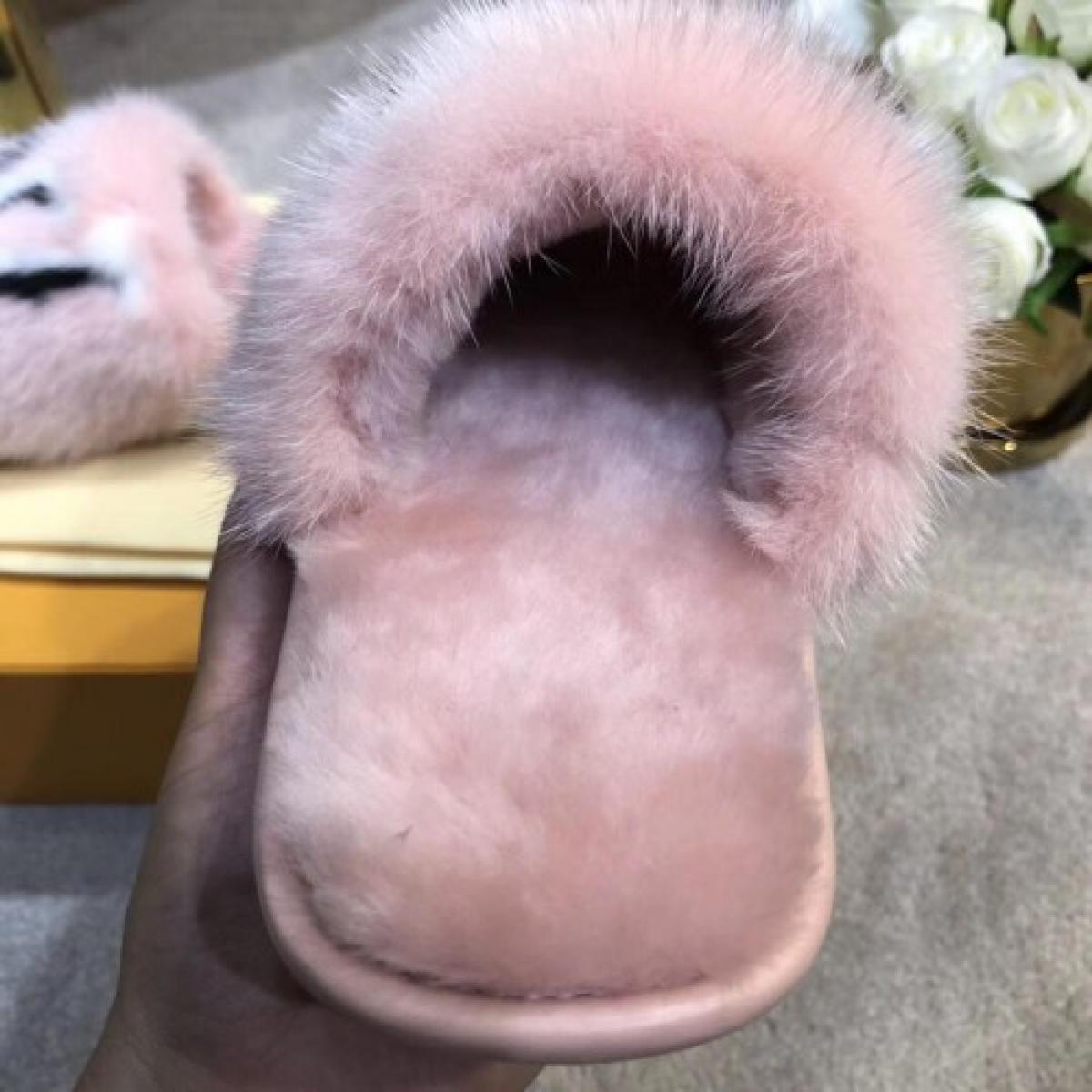 Lv slippers 307