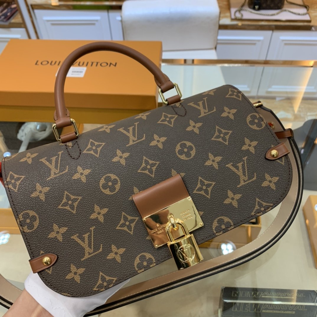 l0vis Vvtt0n message bag red  m44584 26.0 x 19.0 x 9.5 cm