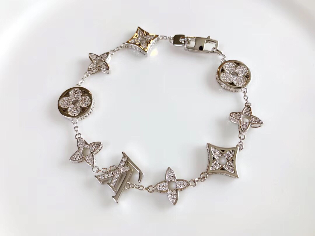 l0vis Vvtt0n hand catenary