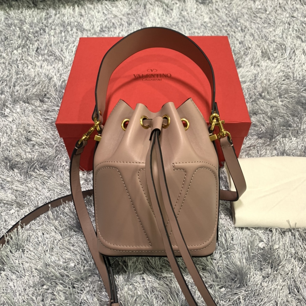 Va1e*ntin0 new style bucket bag 2054 15×10×20cm