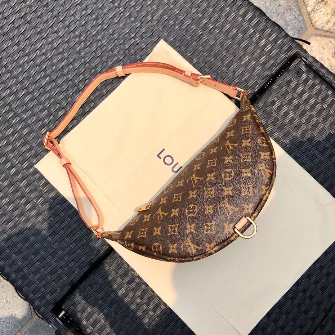 LV bum bag  37*14*13cm