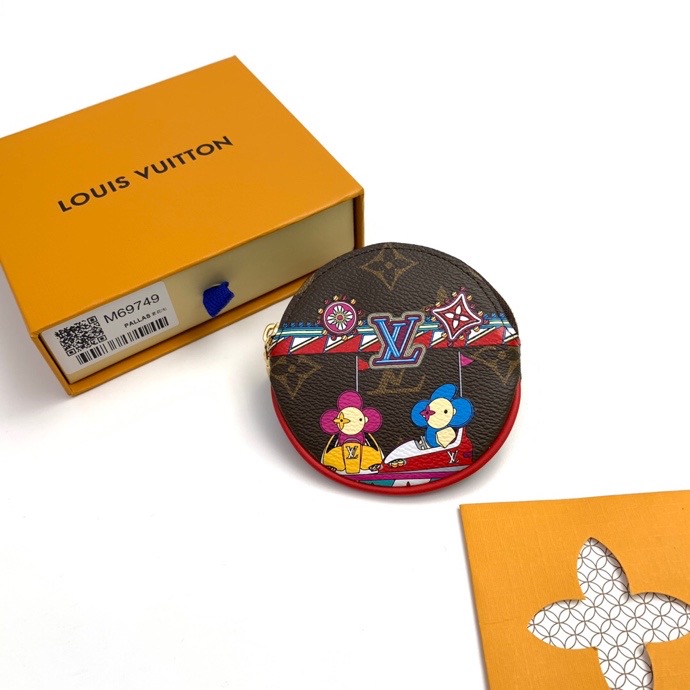 l0vis Vvtt0n round coin pouch monogram vivienne holiday rouge red m69749 9 x 9 x 1 cm