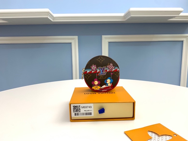 l0vis Vvtt0n round coin pouch monogram vivienne holiday rouge red m69749 9 x 9 x 1 cm