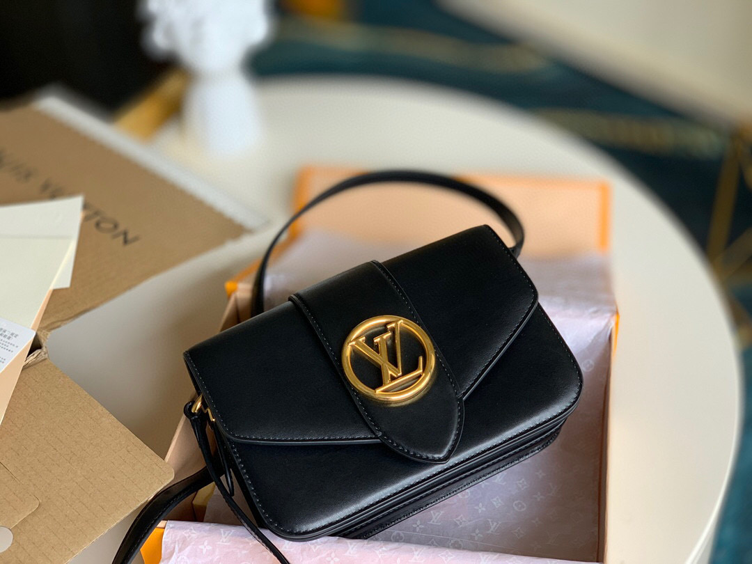 l0vis Vvtt0n lv pont 9 calfskin leather black m55948 23.0 x 15.0 x 8.0 cm