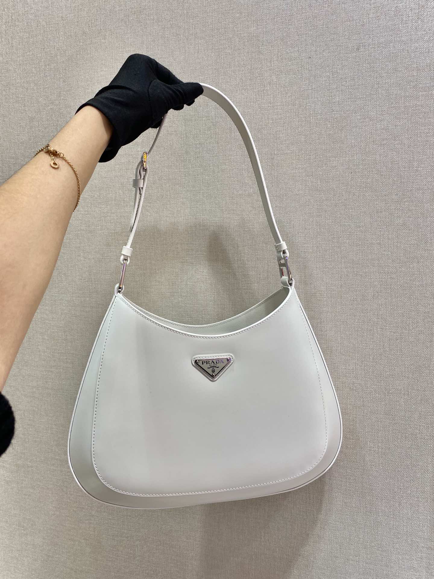 Pra*a cleo brushed leather shoulder bag in white 1bc156 30cm