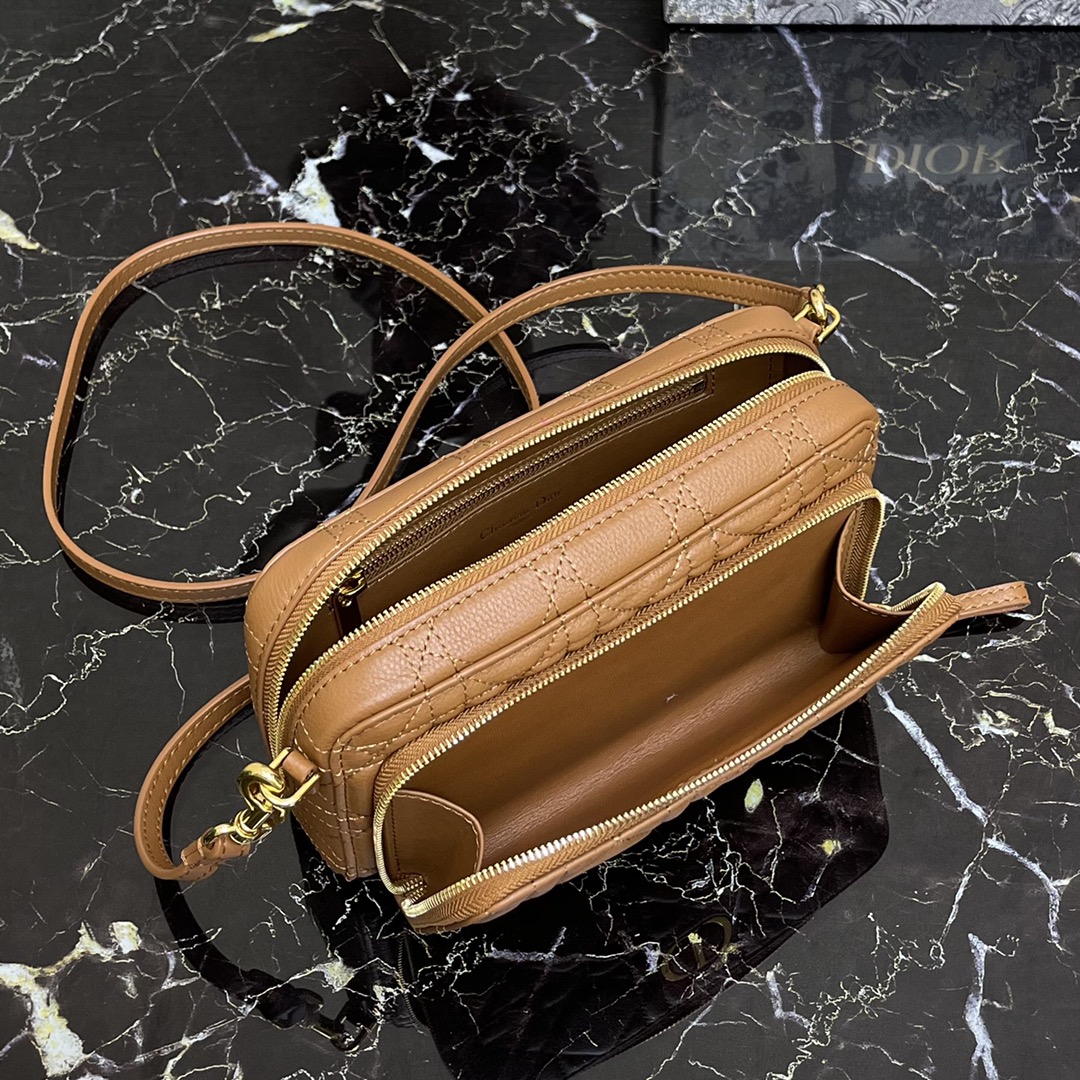 D10r caro double pouch cognac-colored s5037uwhc 19 × 10.5 × 5 cm