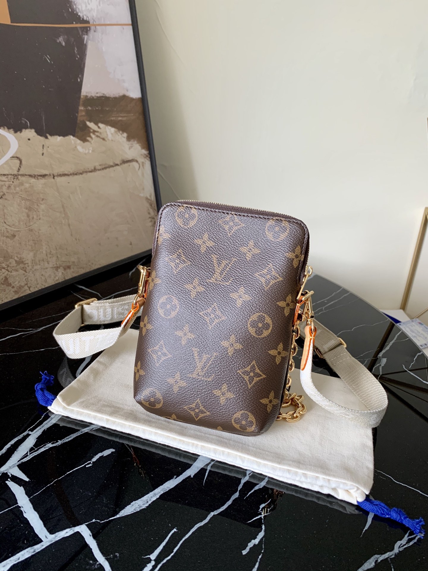 l0vis Vvtt0n utility phone sleeve m80746 16x19x6cm