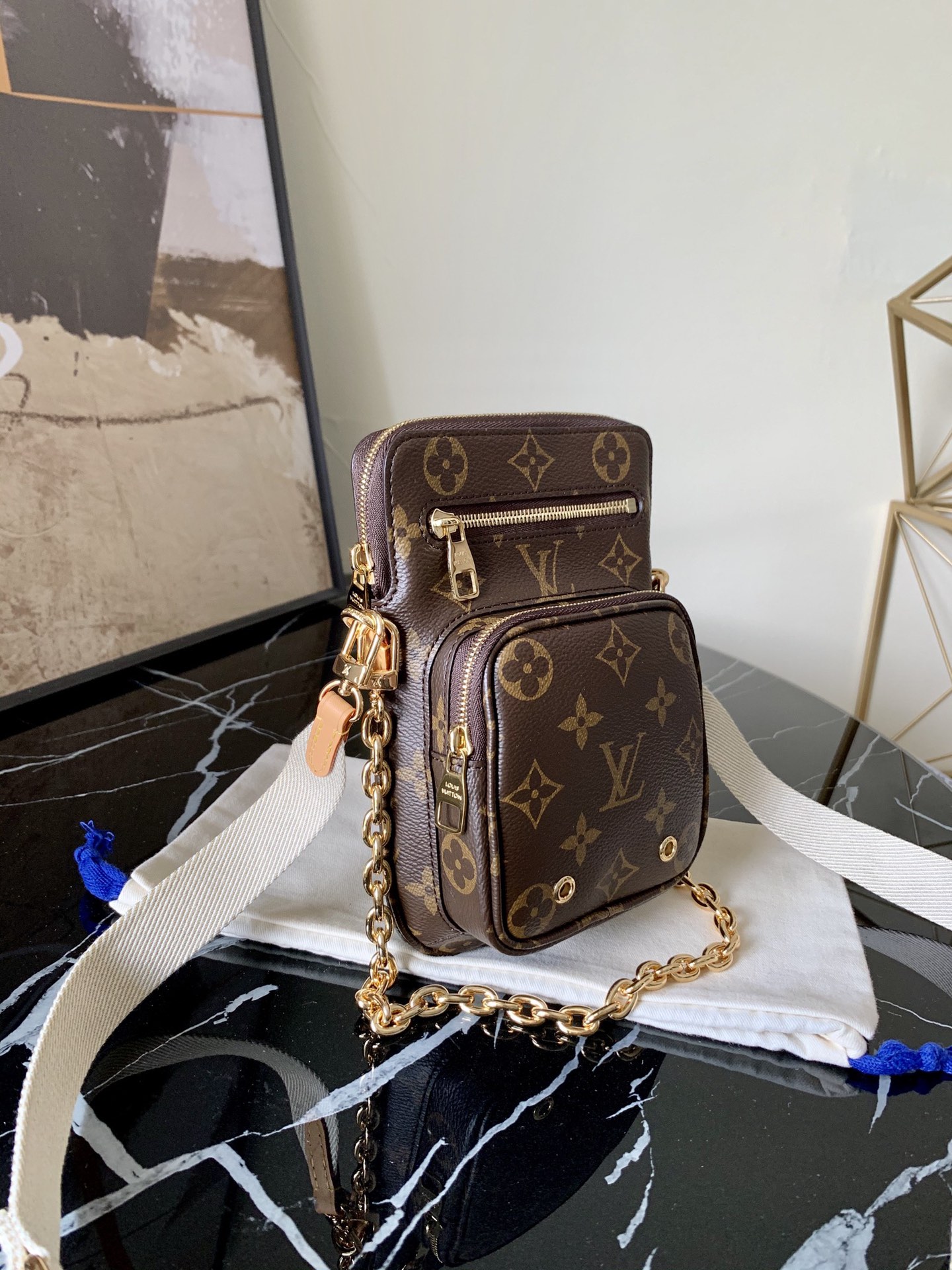 l0vis Vvtt0n utility phone sleeve m80746 16x19x6cm