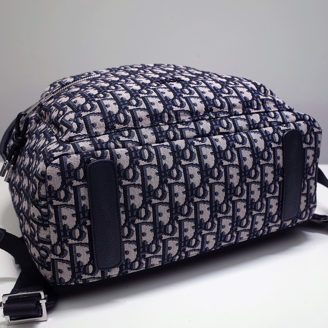 Gvc*1 rider backpack oblique jacquard 1voba088yky 30x15x42cm
