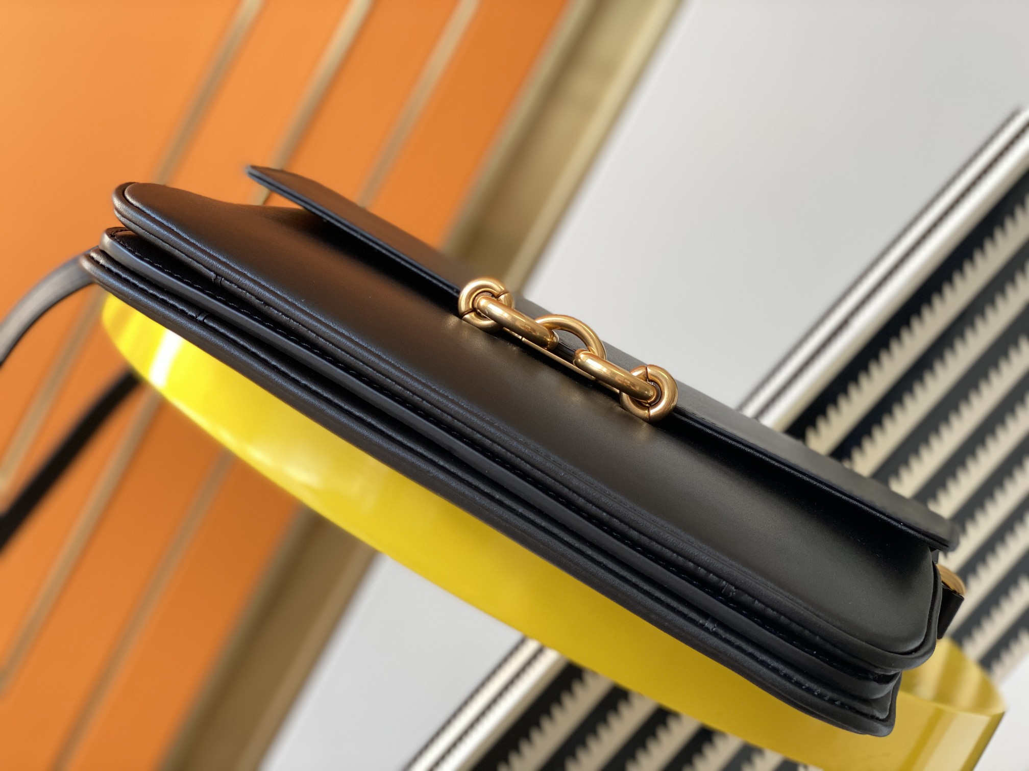 Y51 le maillon satchel in smooth leather black 6497952 24 x 14.5 x 3.5 cm