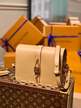 l0vis Vvtt0n rendez-vous calfskin camel m57745 17.0 x 22.0 x 7.0 cm