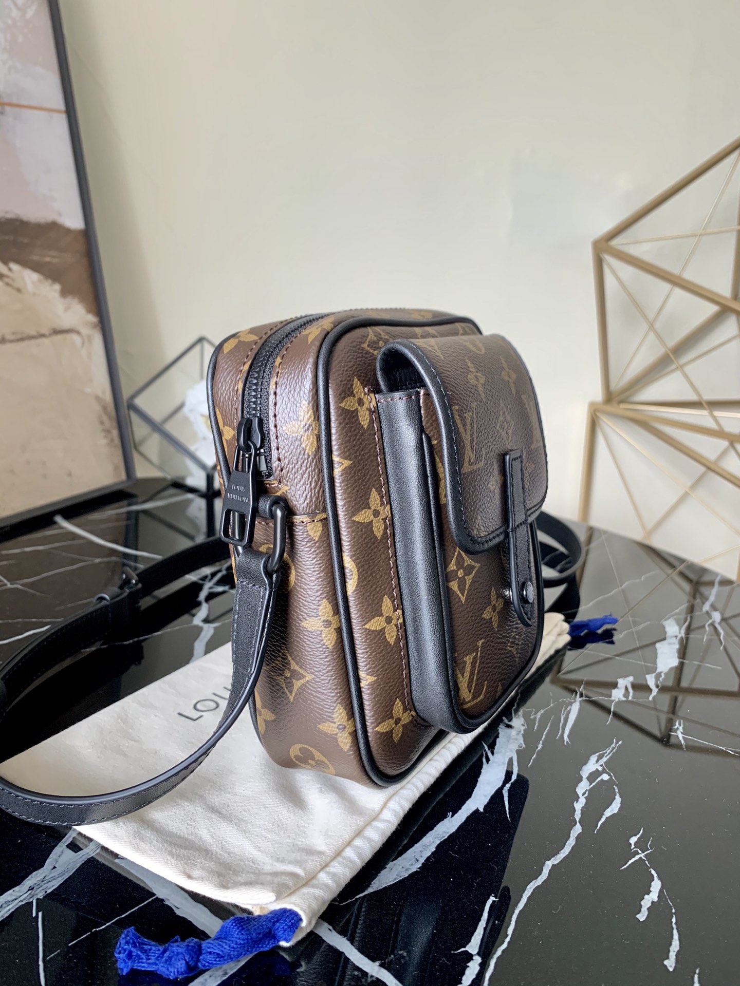 l0vis Vvtt0n christopher wearable wallet monogram macassar canvas m69404 15.0 x 17.0 x 8.0cm