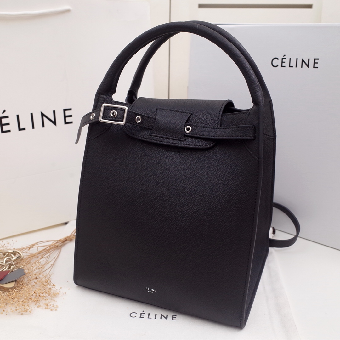 ce1i*e big bag with long strap in S*pple grained calfskin black 189313a4u 24 x 26 x 22 cm
