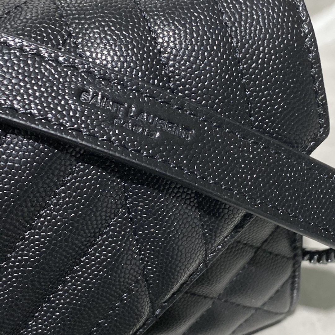 Y51 envelope small bag in grained leather black 600195 21 × 13 × 6 cm