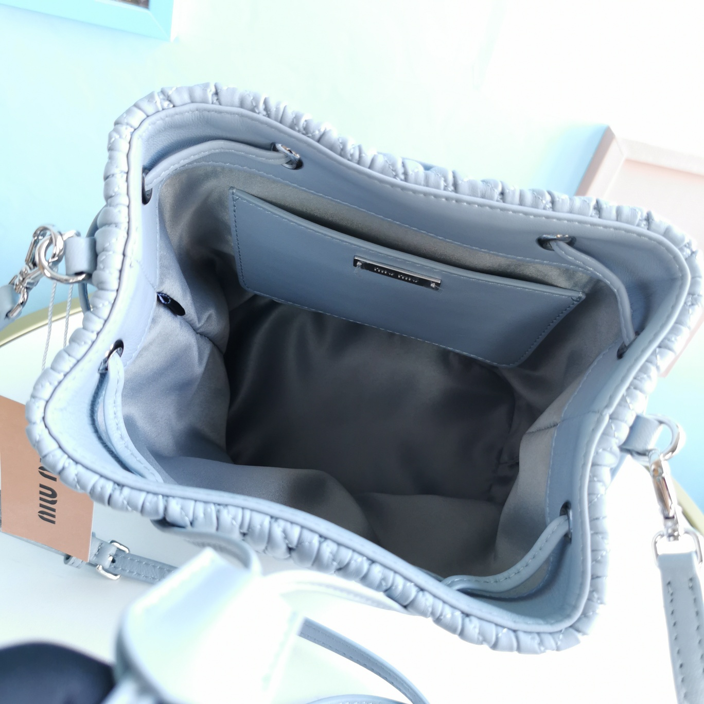 M1um1u crystal cloquÉ nappa leather bucket bag navy 5be050 20 x 12 x 21 cm