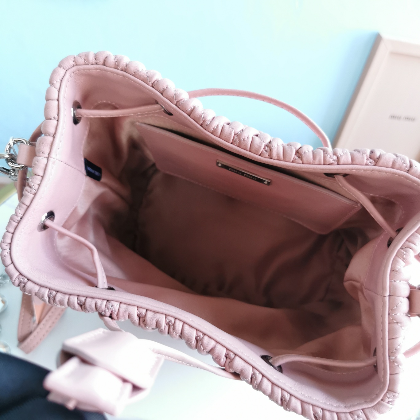 M1um1u crystal cloquÉ nappa leather bucket bag pink 5be050 20 x 12 x 21 cm