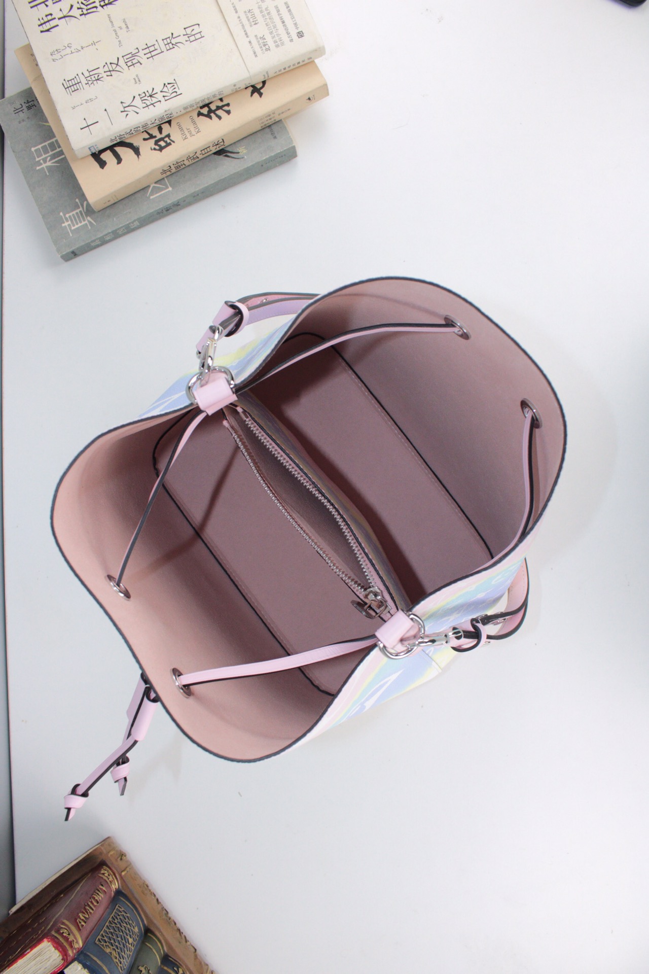 l0vis Vvtt0n escale nÉonoÉ mm pastel m45124 26cm