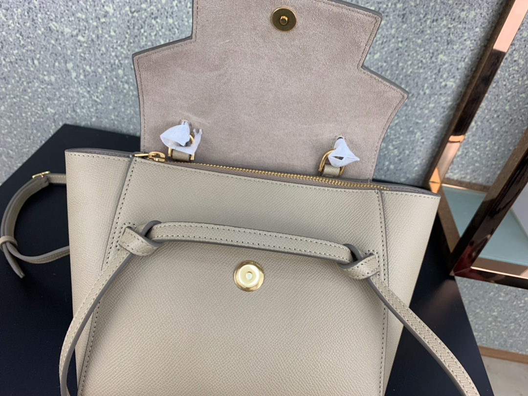 Ce1i*e nano belt bag in grained calfskin light taupe 189003 20 x 20 x 10 cm