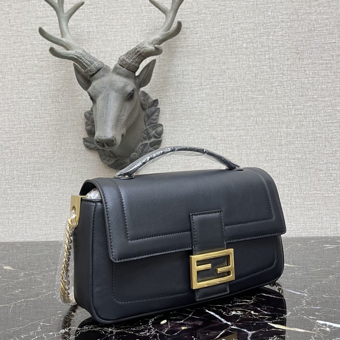 F**di baguette chain black and black nappa leather bag 8br783 27 x 6 x 13.5 cm