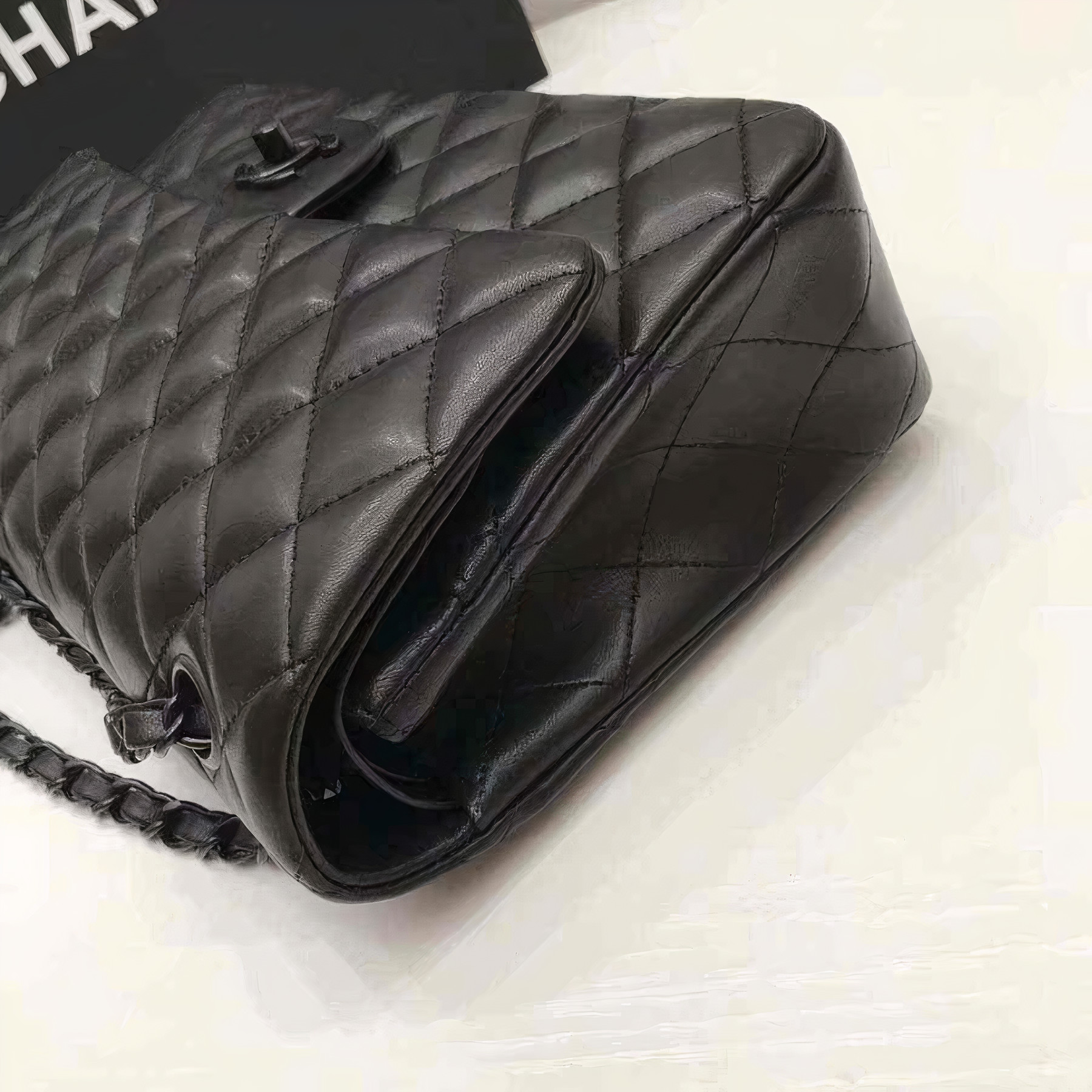 Ch**el cf caviar lambskin leather black 25cm