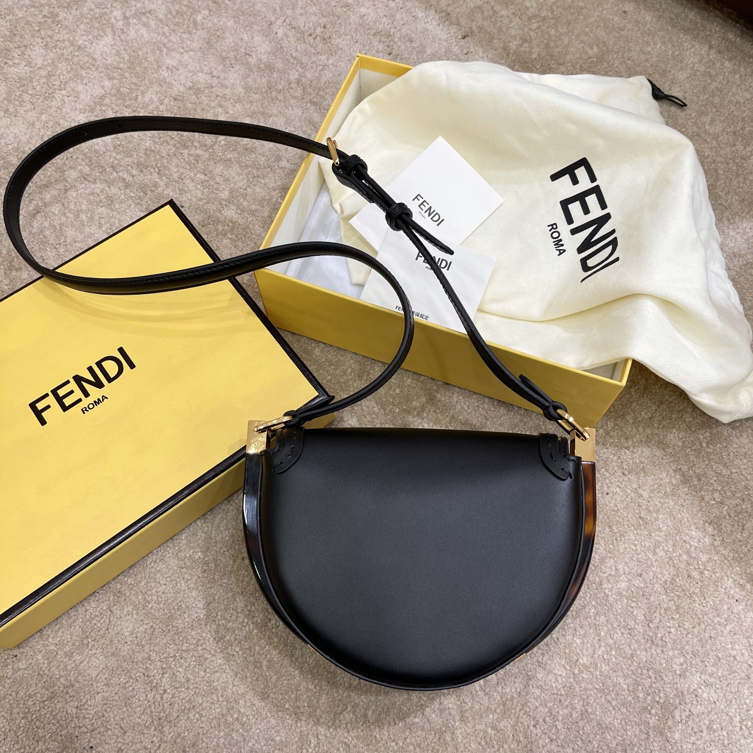 F**di moonlight black leather bag 8bt346 21 x 9 x 14 cm