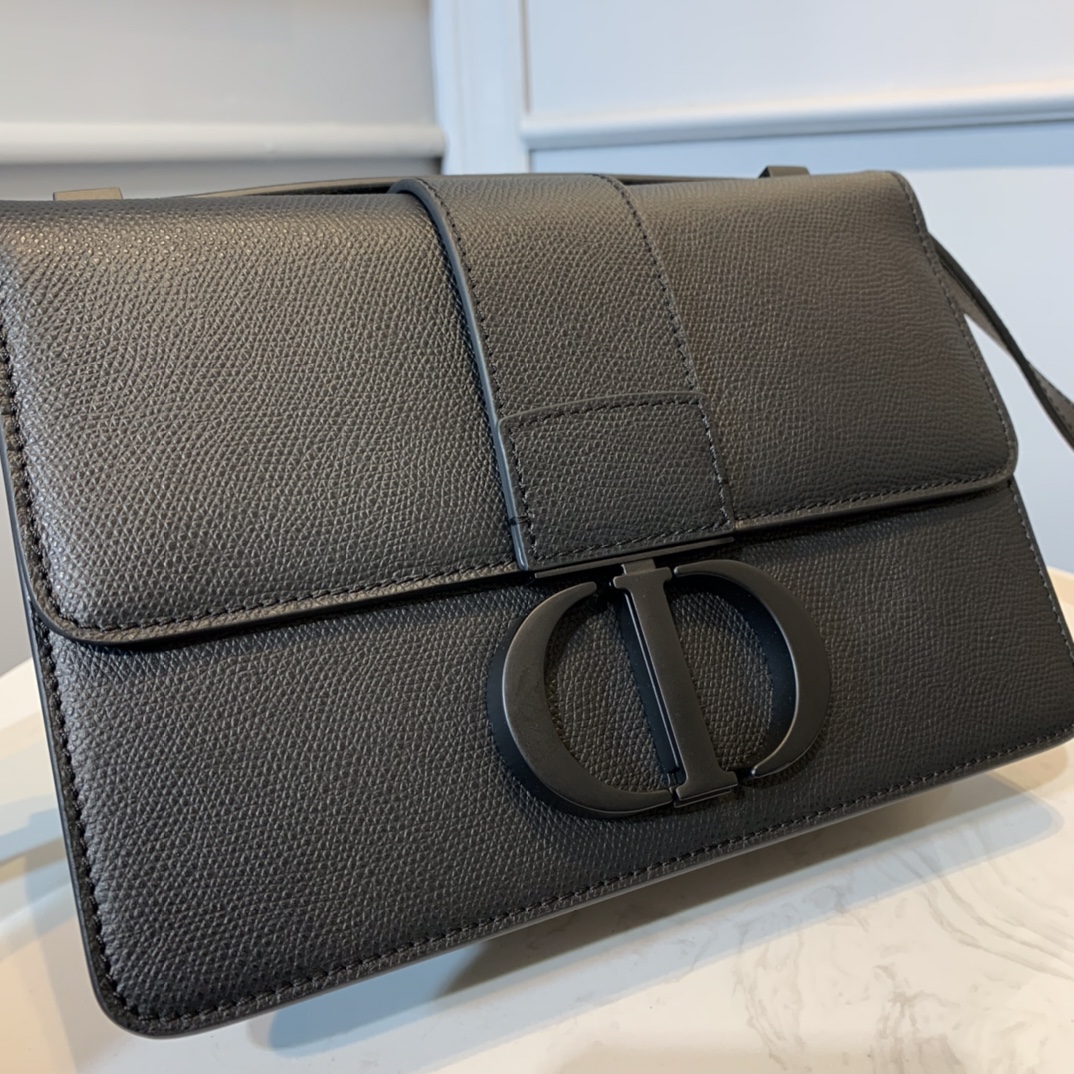 D10r 30 montaigne bag black box calfskin m9203bmoa 24 x 17 x 8 cm