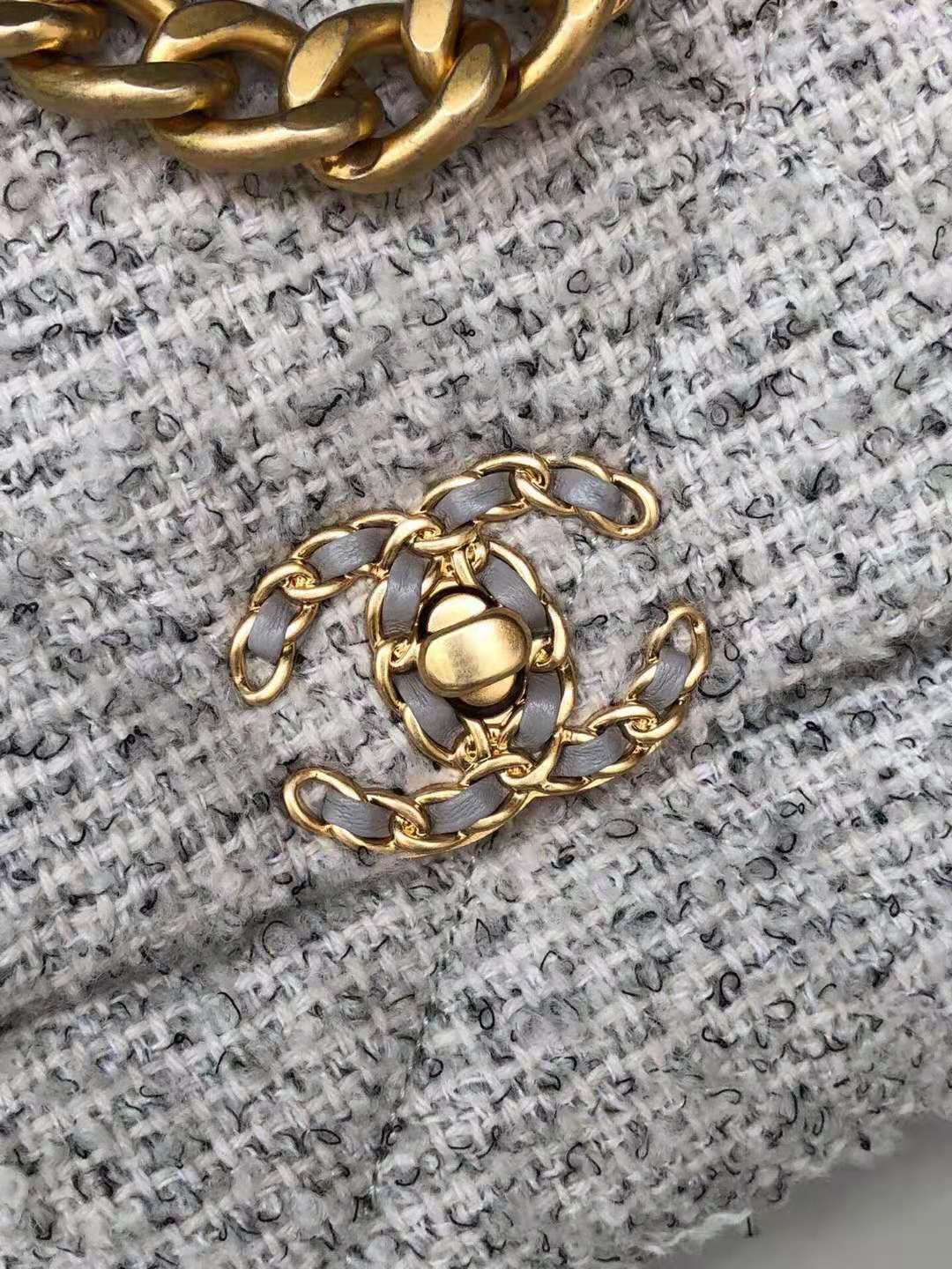 Ch**el 19 handbag gray & ecru as1160 16 × 26 × 9 cm