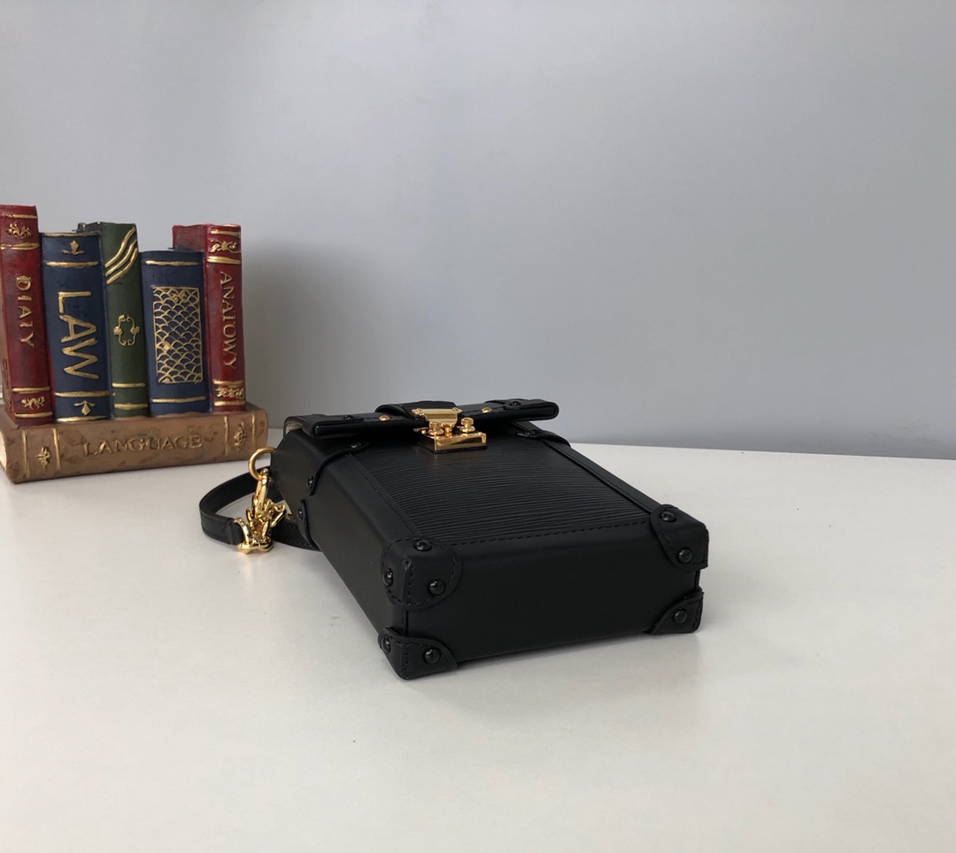 l0vis Vvtt0n vertical trunk pochette epi leather in black m67871 11.0 x 17.5 x 3.5 cm
