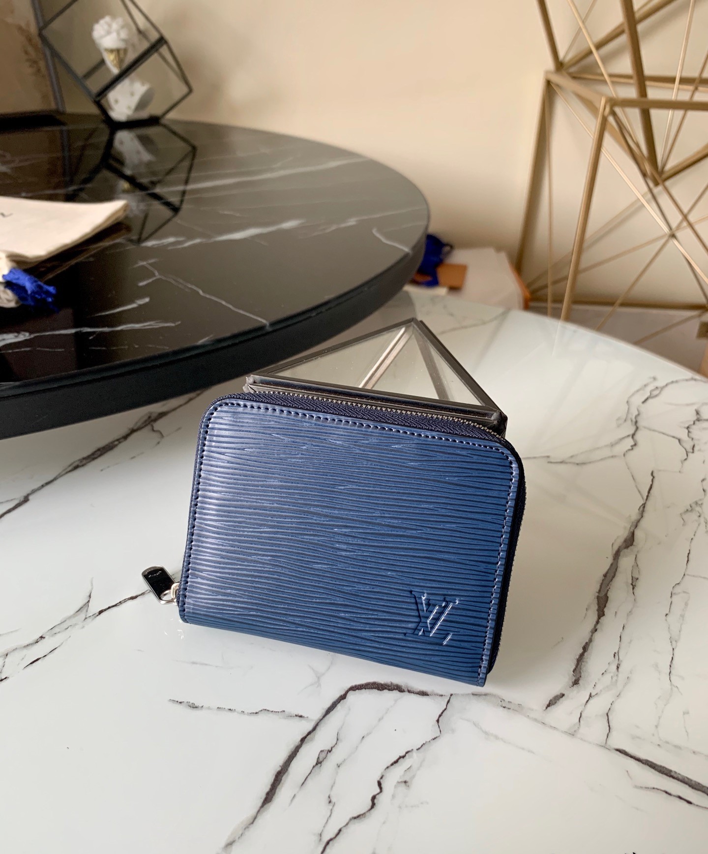 l0vis Vvtt0n zippy coin purse epi leather indigo m60384 11 x 8.5 x 2 cm