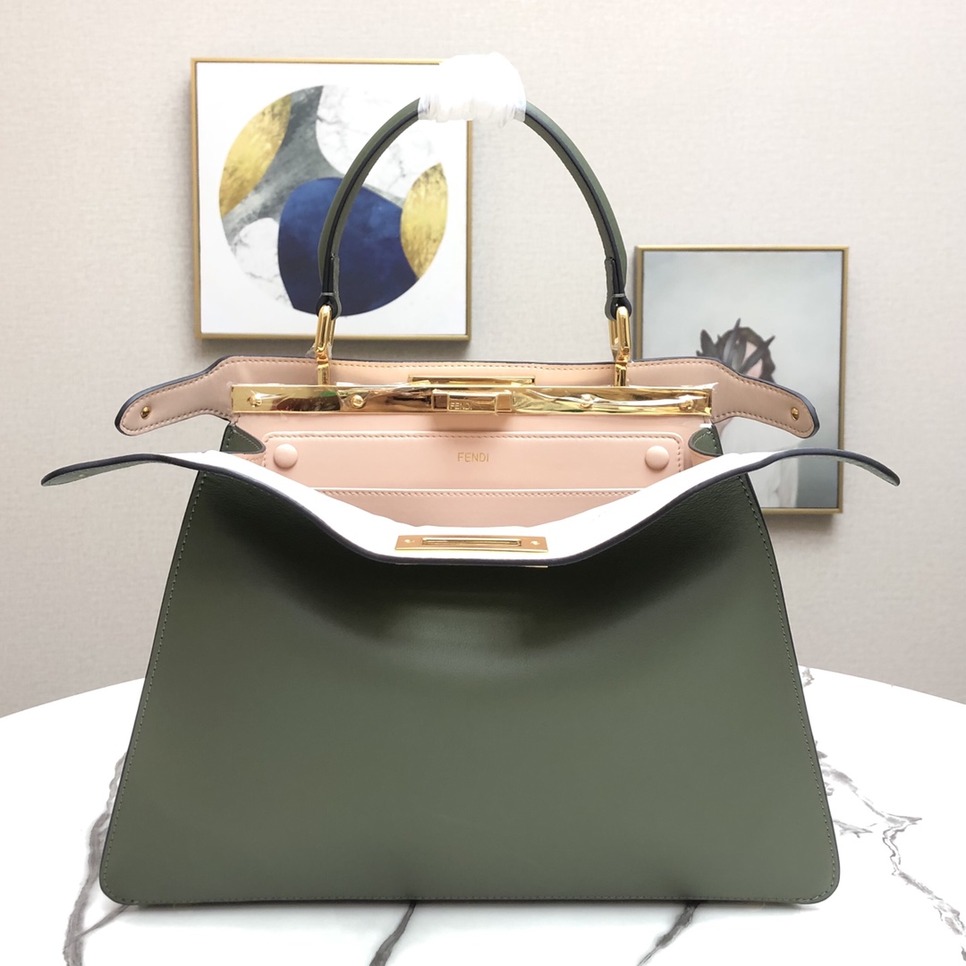 F**di peekaboo iseeu medium green leather bag 8bn321a6v3f1e8j 33.5 x 25.5 x 13 cm