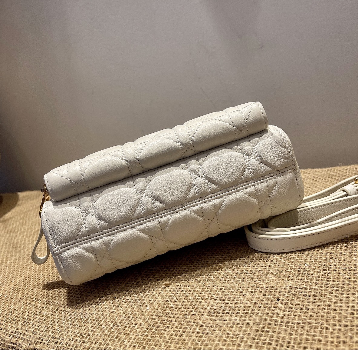 d10r caro double pouch S*pple cannage calfskin white s5037uwhc 19 x 10.5 x 5 cm