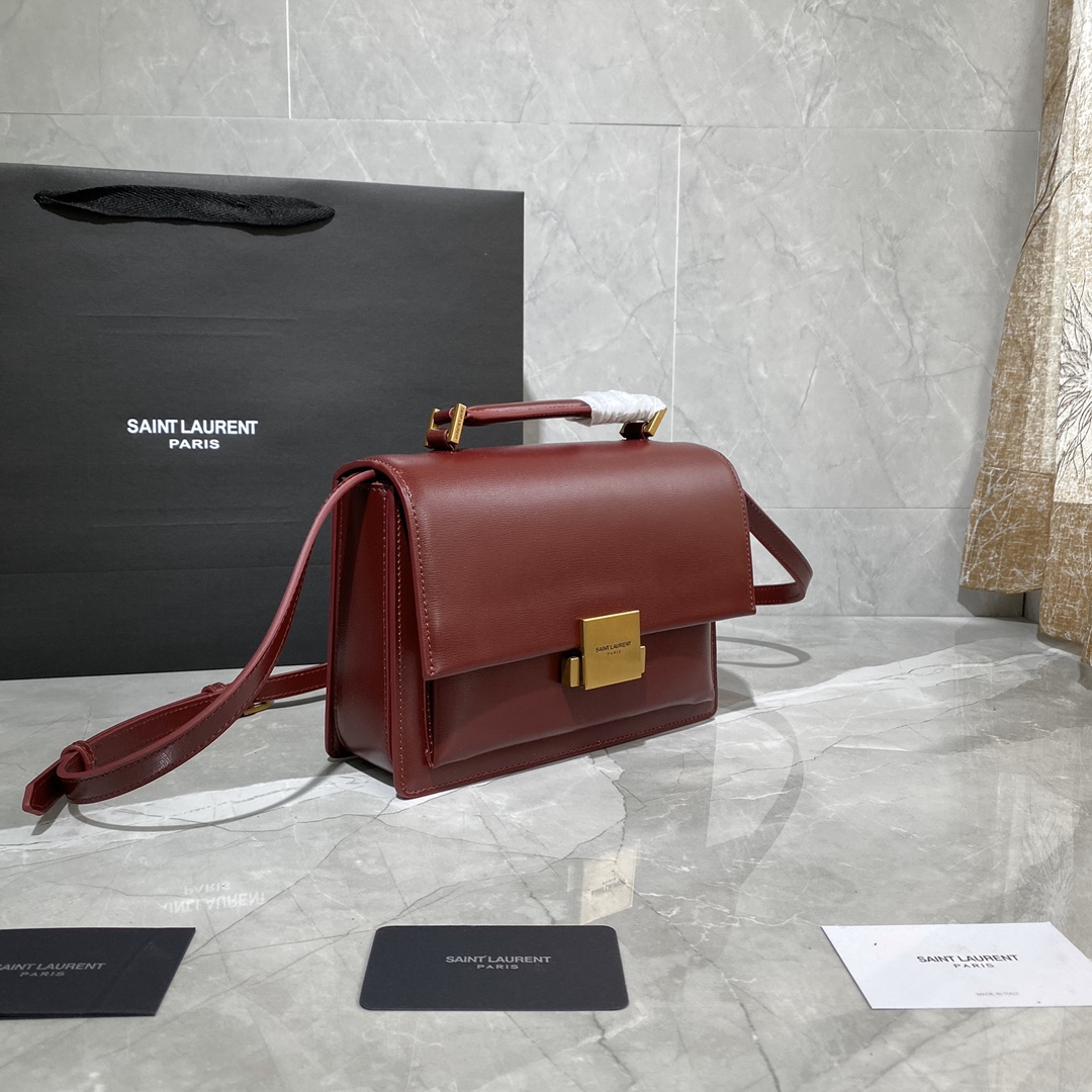 Y51 medium bellechasse in leather burgundy and golden 482051 22 x 16 x 9 cm