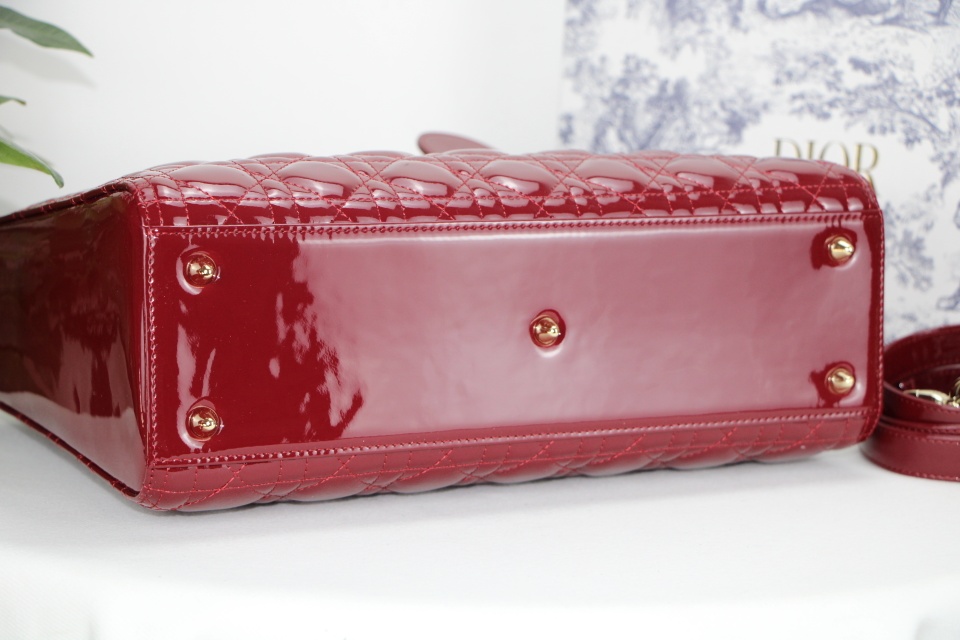 D10r large lady D10r bag cherry red patent cannage calfskin m0566 32 x 25 x 11 cm